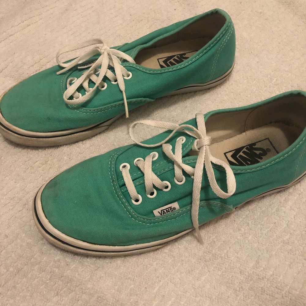 Vans - Picture 2 of 6